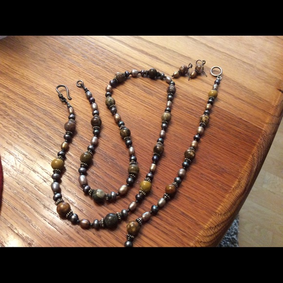 Artisan Crafted Authentic Set - Picture 2 of 2